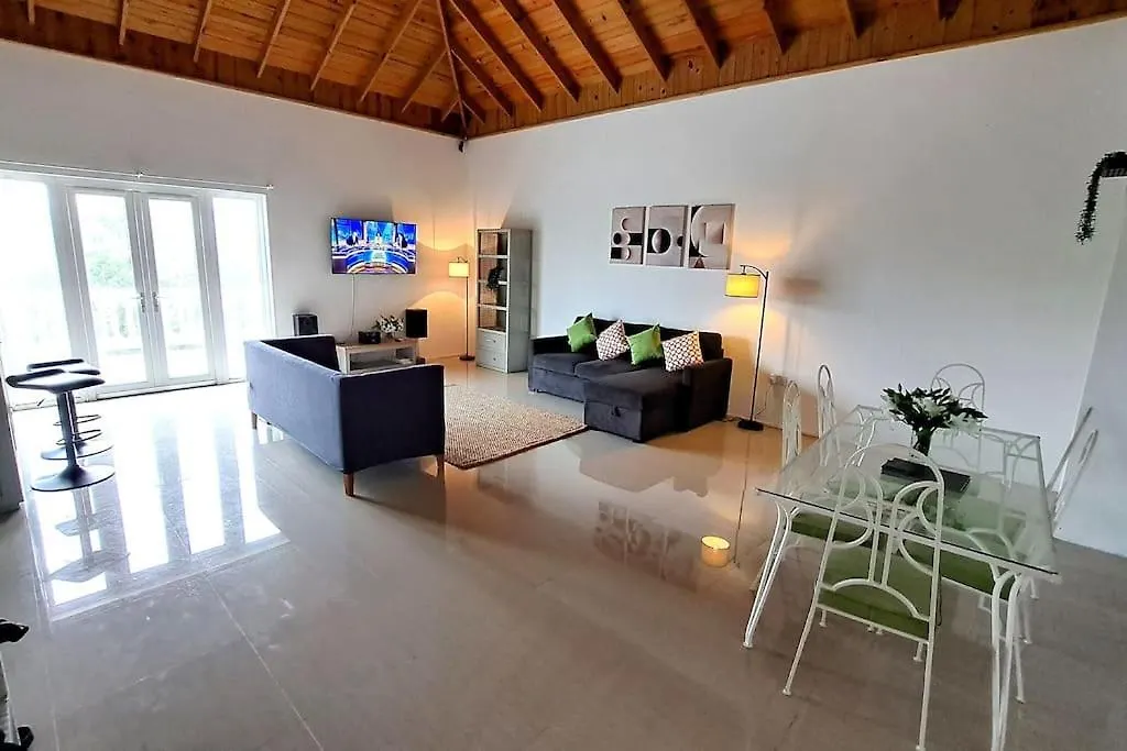 Montego Bay Hillside Retreat 아파트